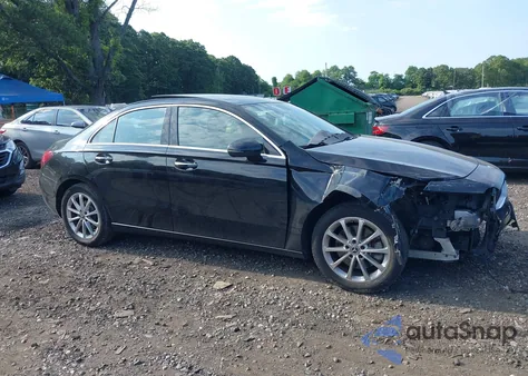 2019 Mercedes-Benz A 220 4Matic z USA, uszkodzony, nr VIN WDD3G4FB2KW020068